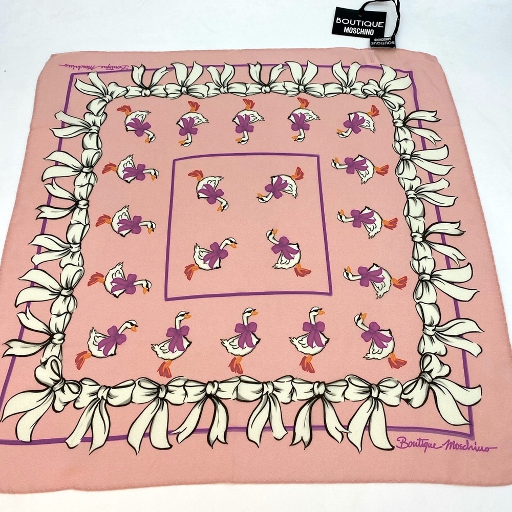 Boutique Moschino 19”Scarf